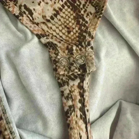 Sofia Jeans by Sofia Vergara Women's Long Sleeve Printed Bodysuit (449) - Picture 10 of 15